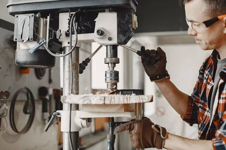 Broaching Machines: Guide to Types, Working Principles, Tools, and Applications