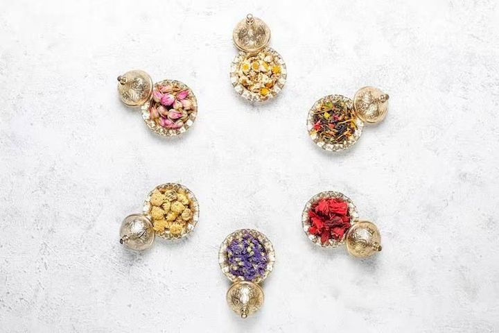 Cluster Studs: Overview of Designs, Gemstone Arrangements, Settings, and Features