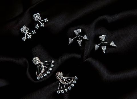 Diamond Studs: Guide to 4Cs, Styles, Settings and Diamond Quality