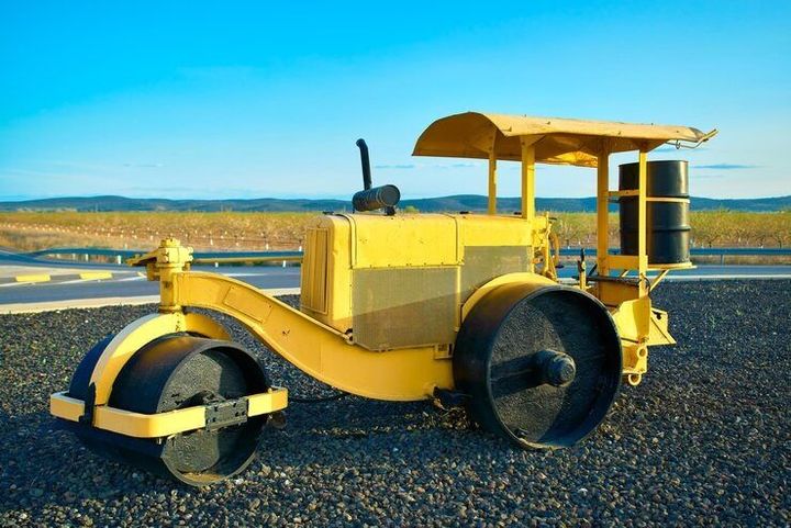 Motor Graders: Guide to Precision Grading Technology and Road Construction Applications