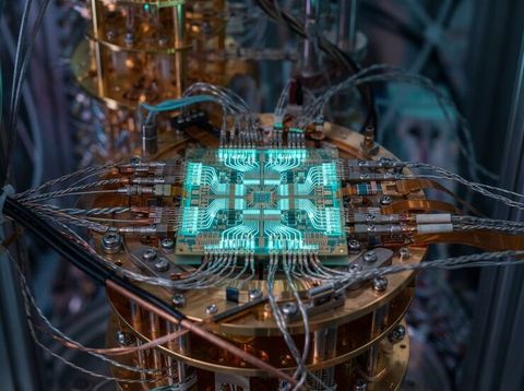 Quantum Cryptography Hardware: Guide to Components and Practical Insights