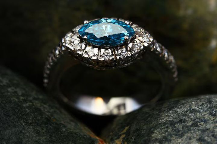 Birthstone Rings: Discover Gemstone Colors, Meanings, and Personalized Designs