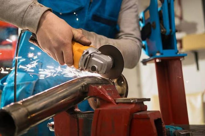 Cylindrical Grinding Machines: Discover Working Methods, Components, and Applications
