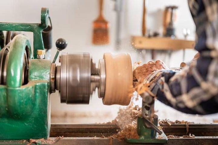 Wood Turning Lathes: Guide to Types, Components, and Practical Insights