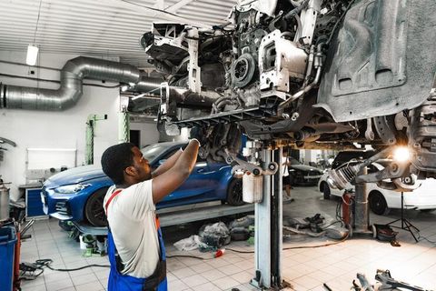 Engine Assembly Machines: Discover Automation Systems, Assembly Methods, and Technologies